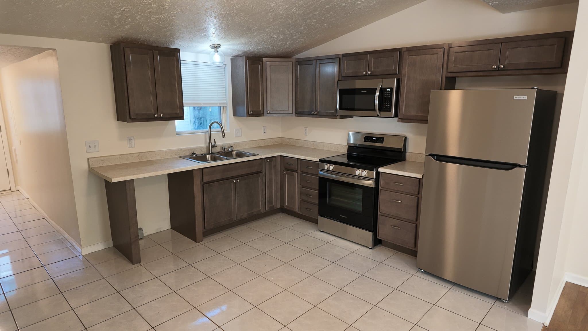 Evansville House: 2530 S Roosevelt Dr