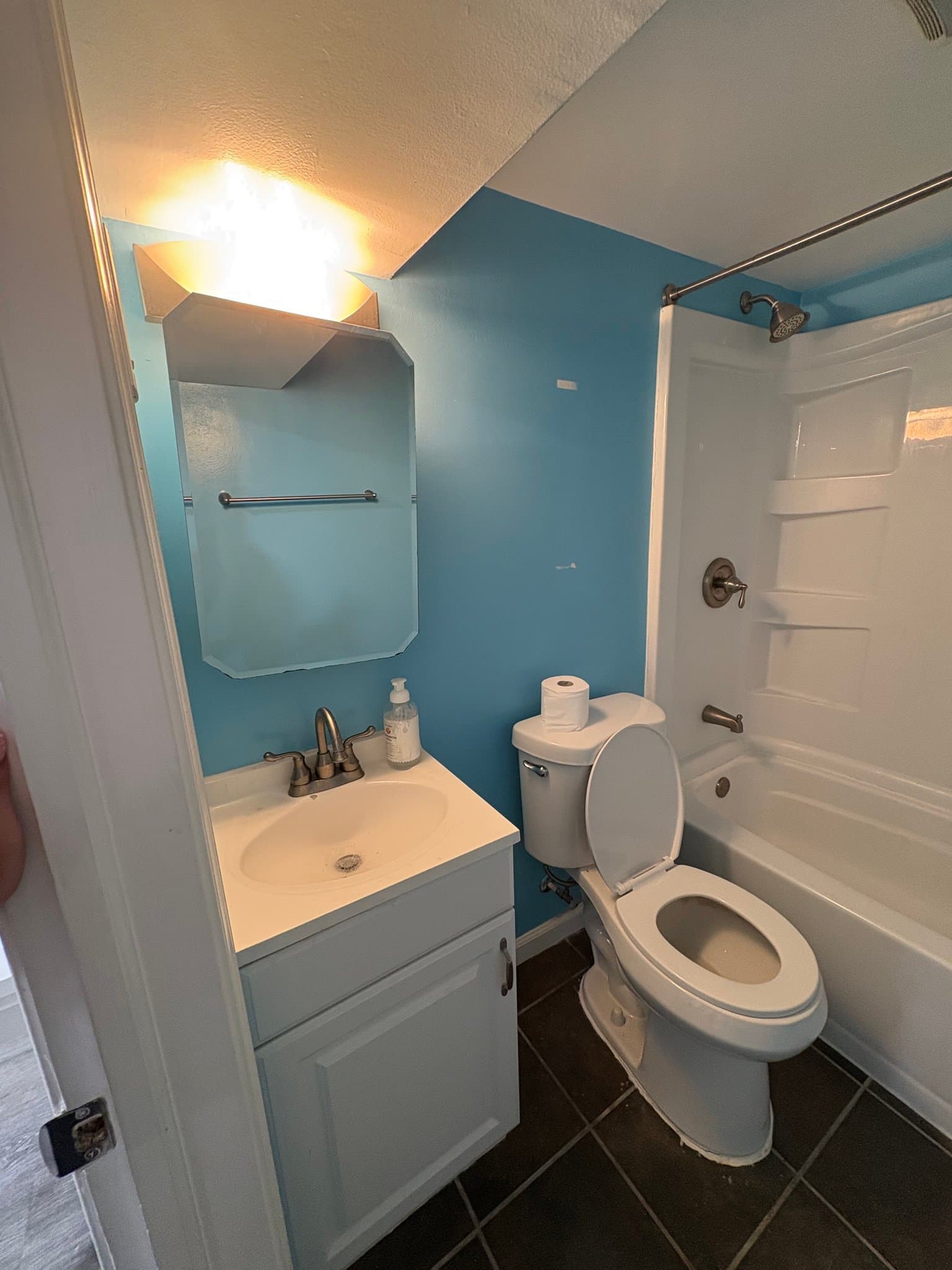 Washington Townhome: 40 Todd Pl NE