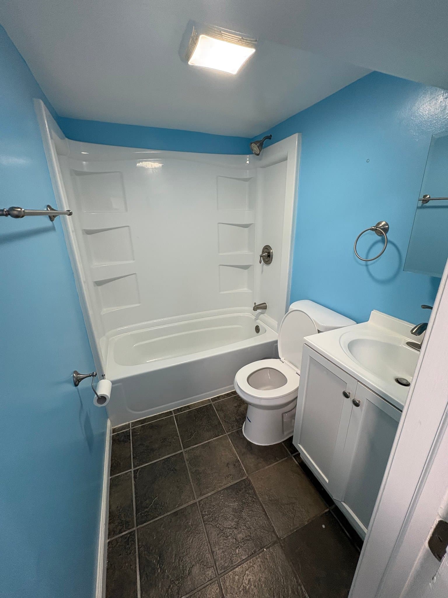 Washington Townhome: 40 Todd Pl NE
