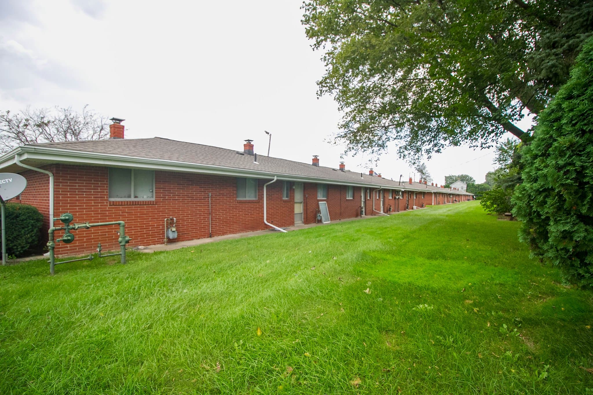 Toledo Apartment: 4825 Hill Ave 19
