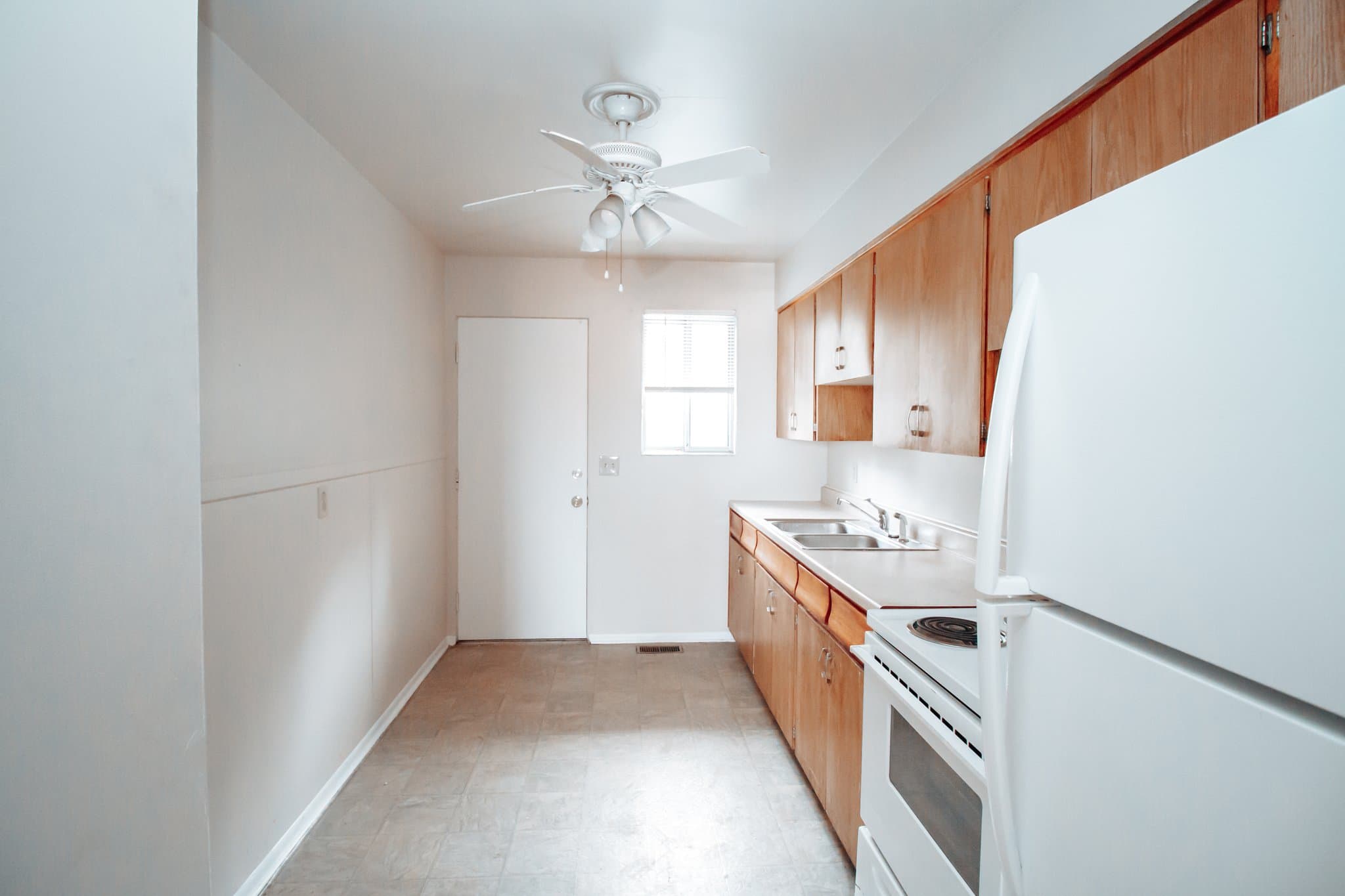 Toledo Apartment: 4825 Hill Ave 19