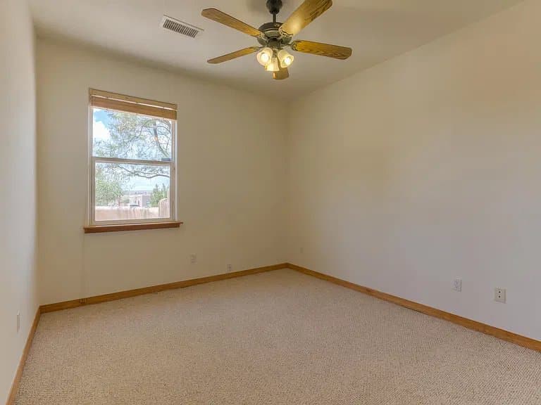 RIO RANCHO House: 2124 San Pablo Rd NE