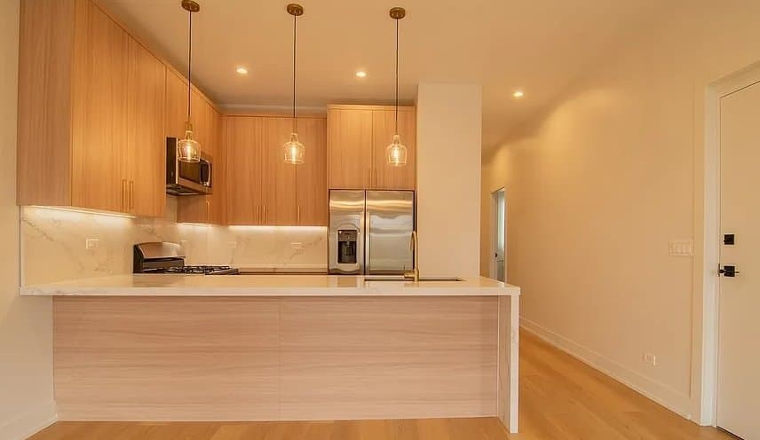 Chicago Apartment: 2046 W Washington Blvd