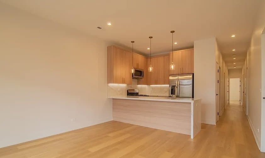 Chicago Apartment: 2046 W Washington Blvd