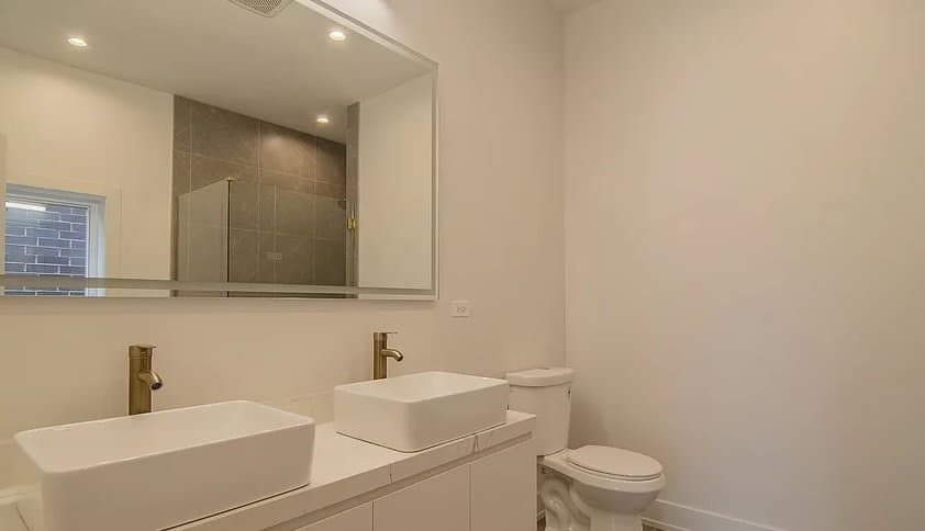 Chicago Apartment: 2046 W Washington Blvd