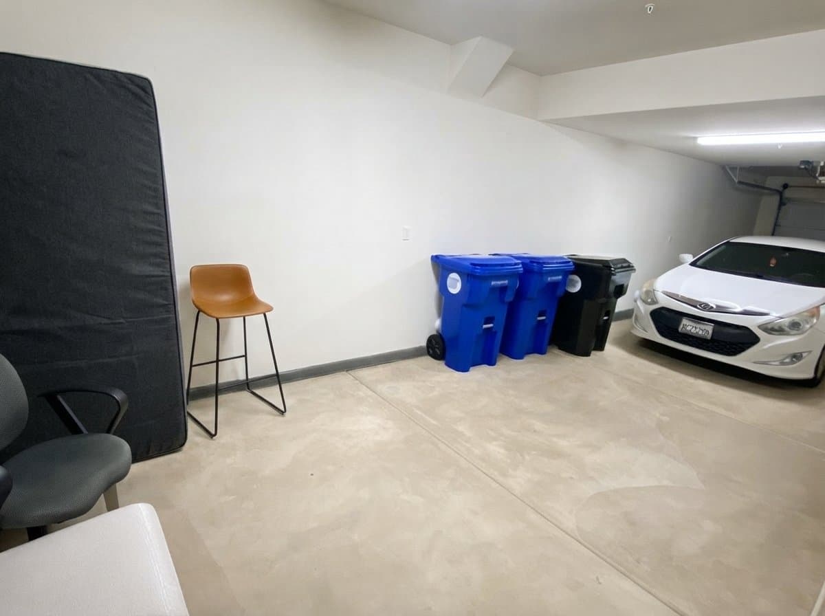 Fontana Condo: 16621 Wyndham Ln