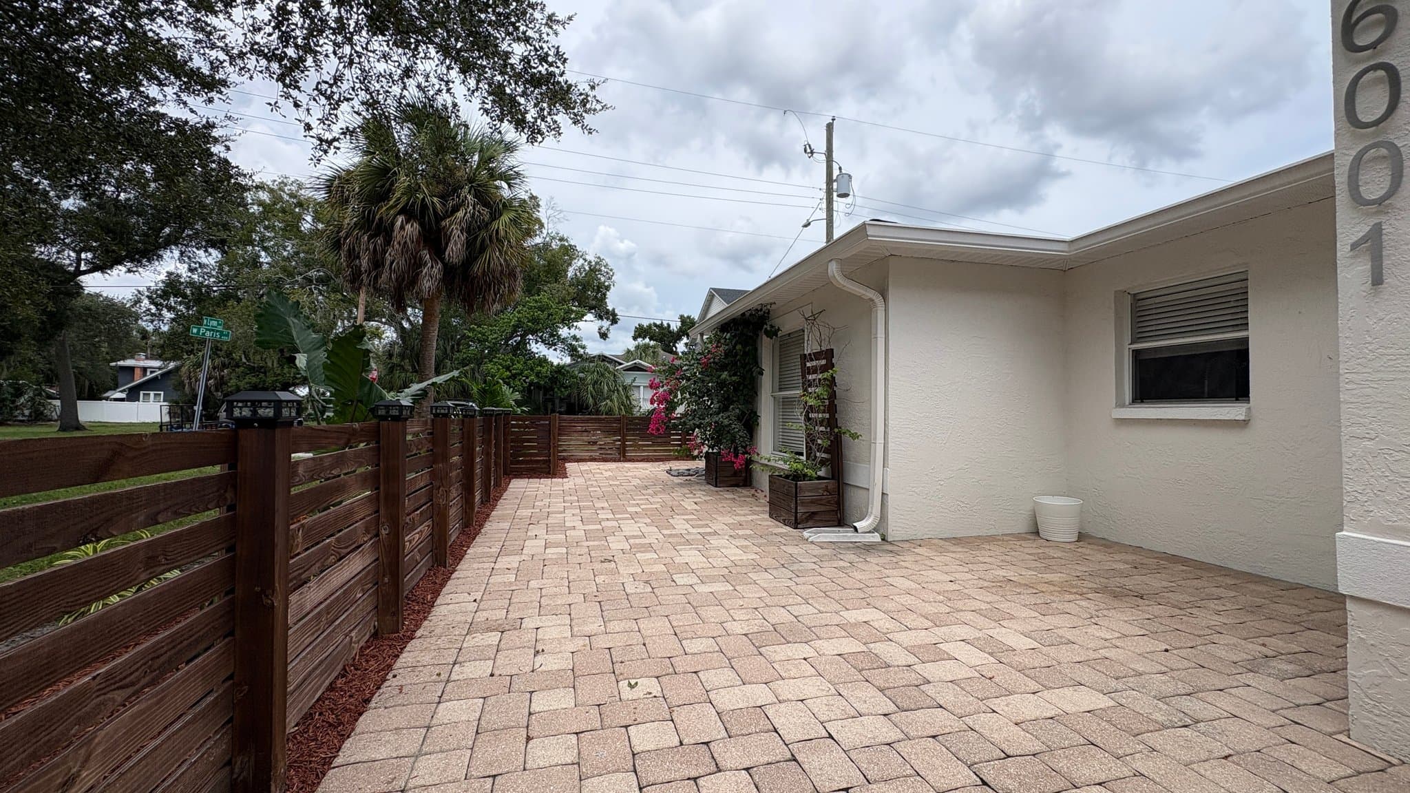 Tampa House: 6001 N. Lynn Ave