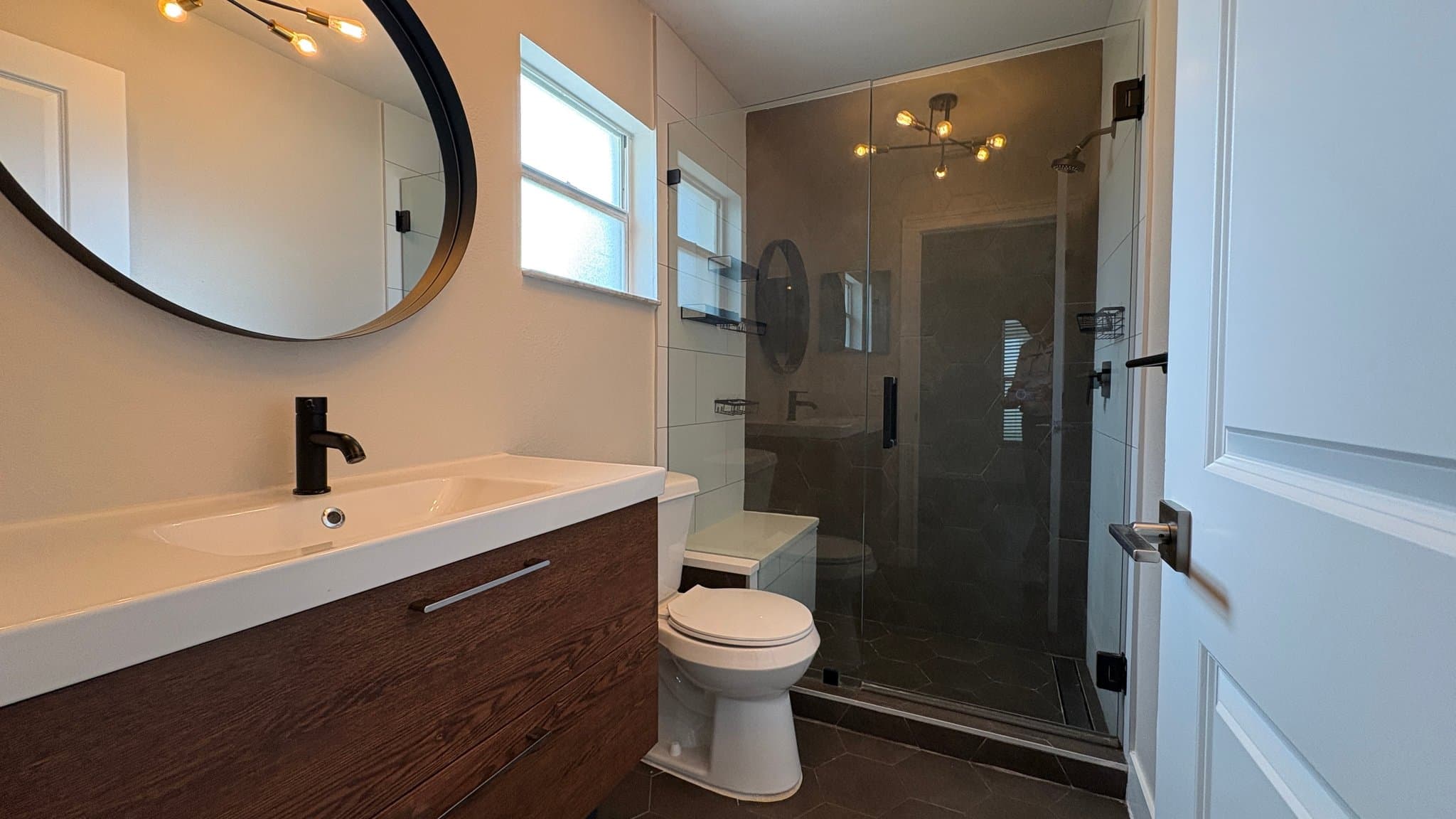 Tampa House: 6001 N. Lynn Ave