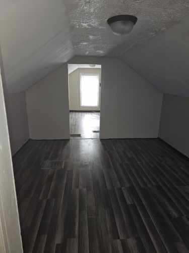 Louisville House: 1612 S 31st St