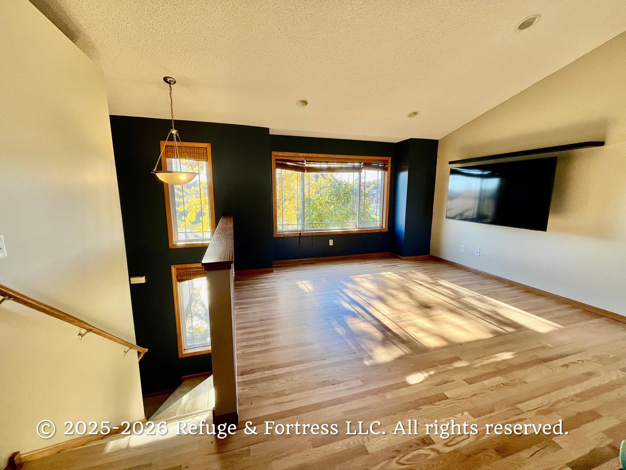 Shakopee House: 817 Jack Russell Ave