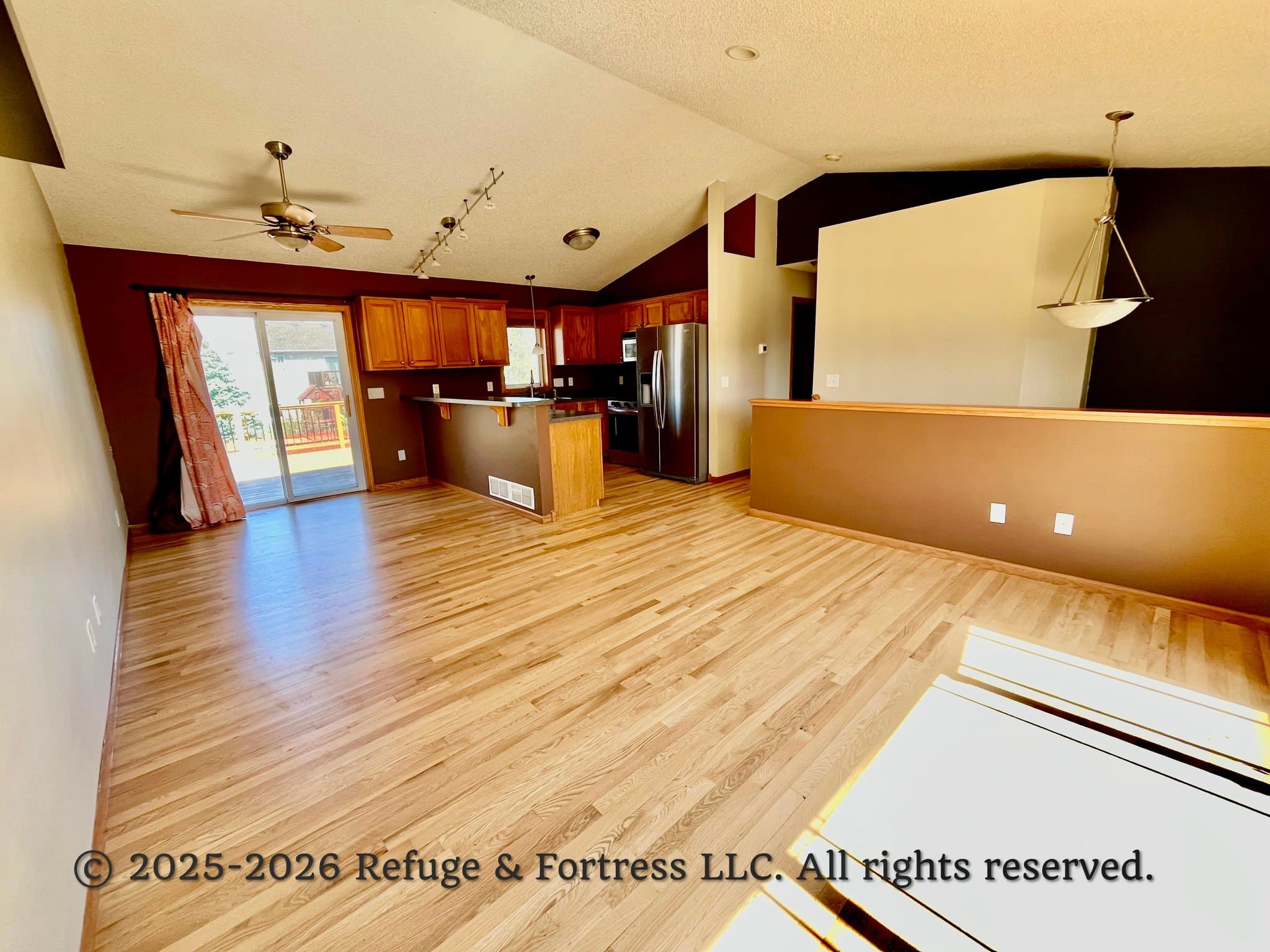 Shakopee House: 817 Jack Russell Ave