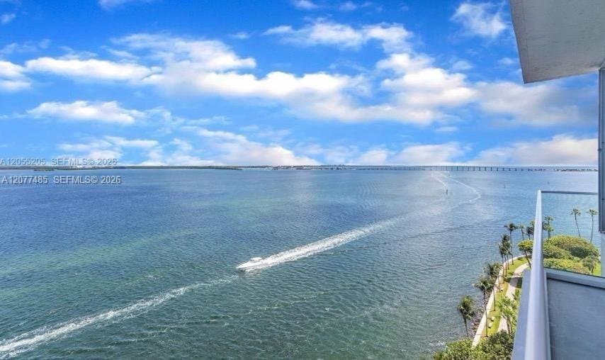 Miami Condo: 800 Claughton Island Dr