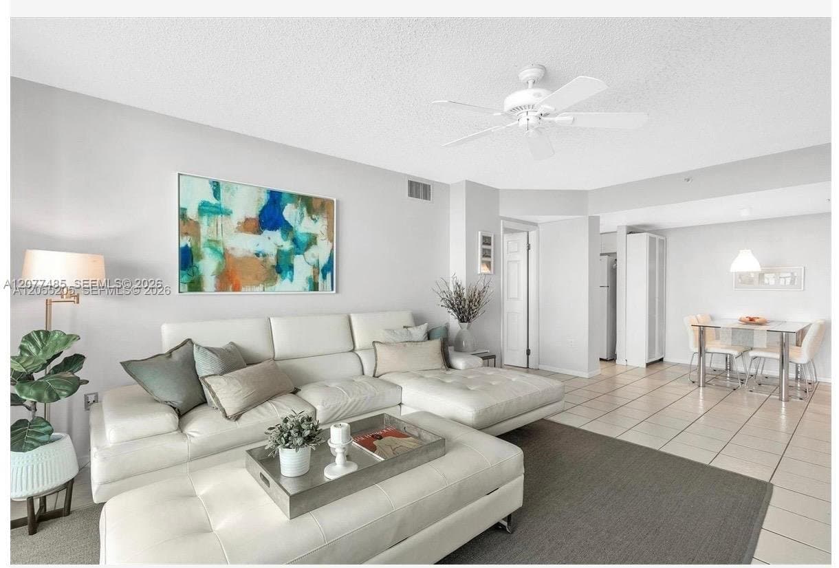 Miami Condo: 800 Claughton Island Dr