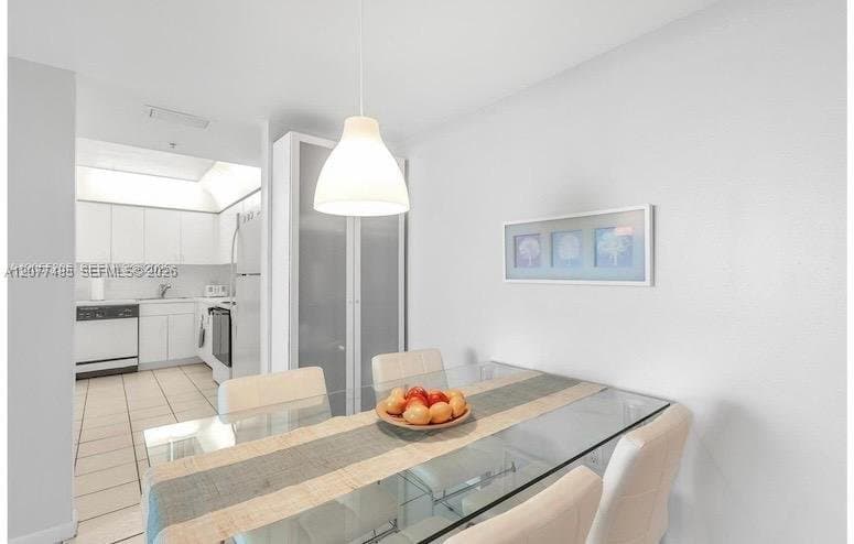Miami Condo: 800 Claughton Island Dr
