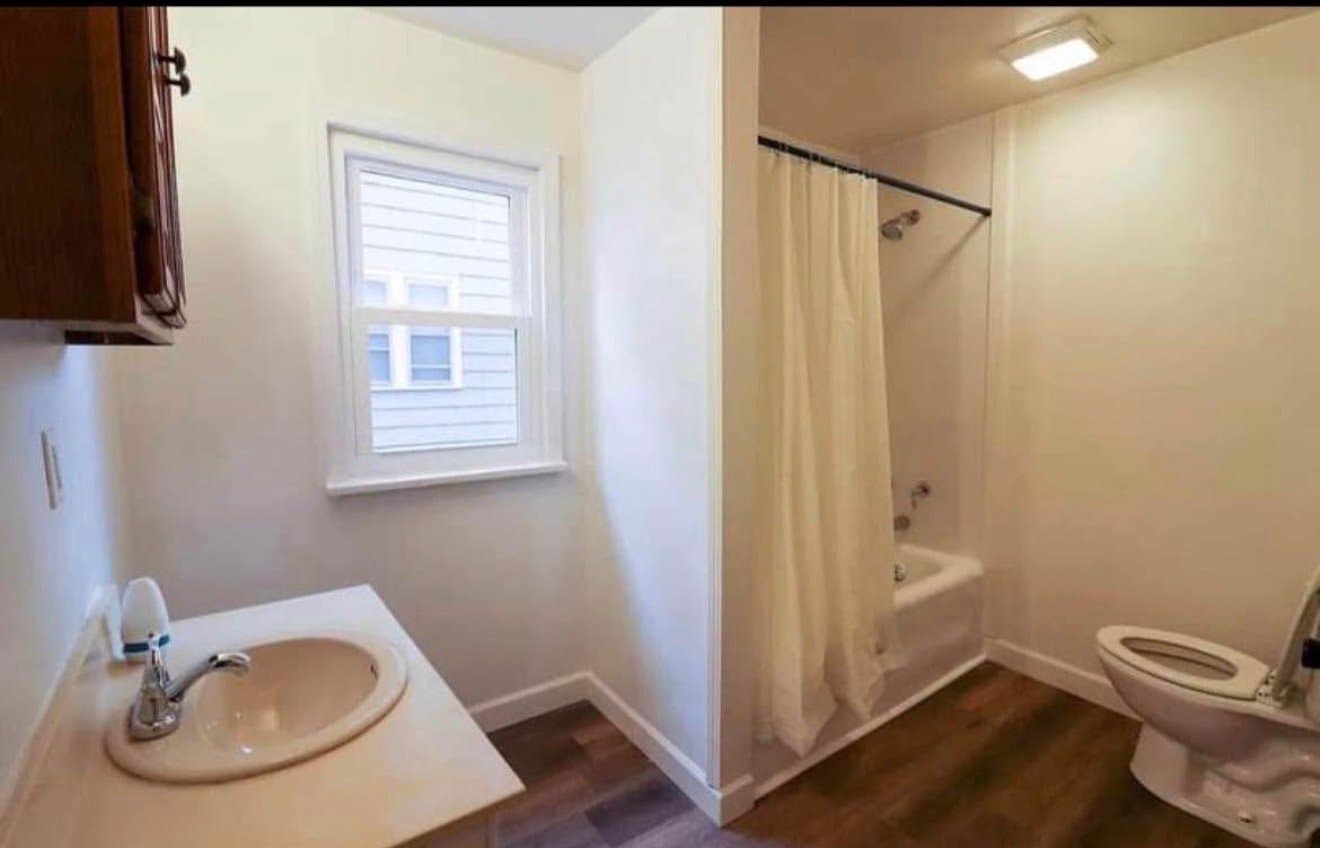 Jackson Single Room: 240 W High St.