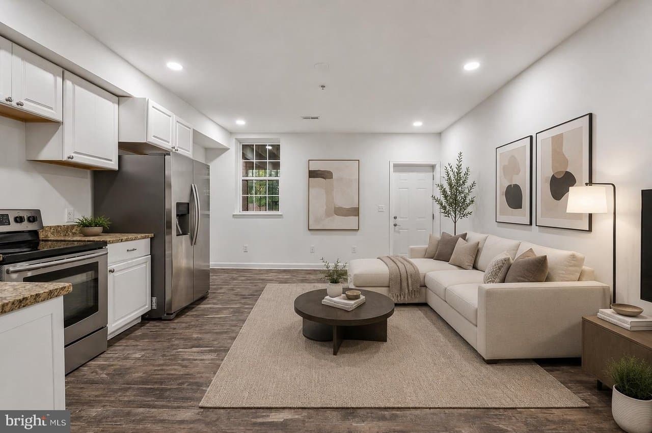 Washington House: 422 58th Street NE
