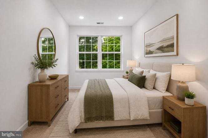 Washington House: 422 58th Street NE