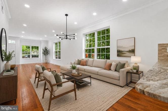 Washington House: 422 58th Street NE