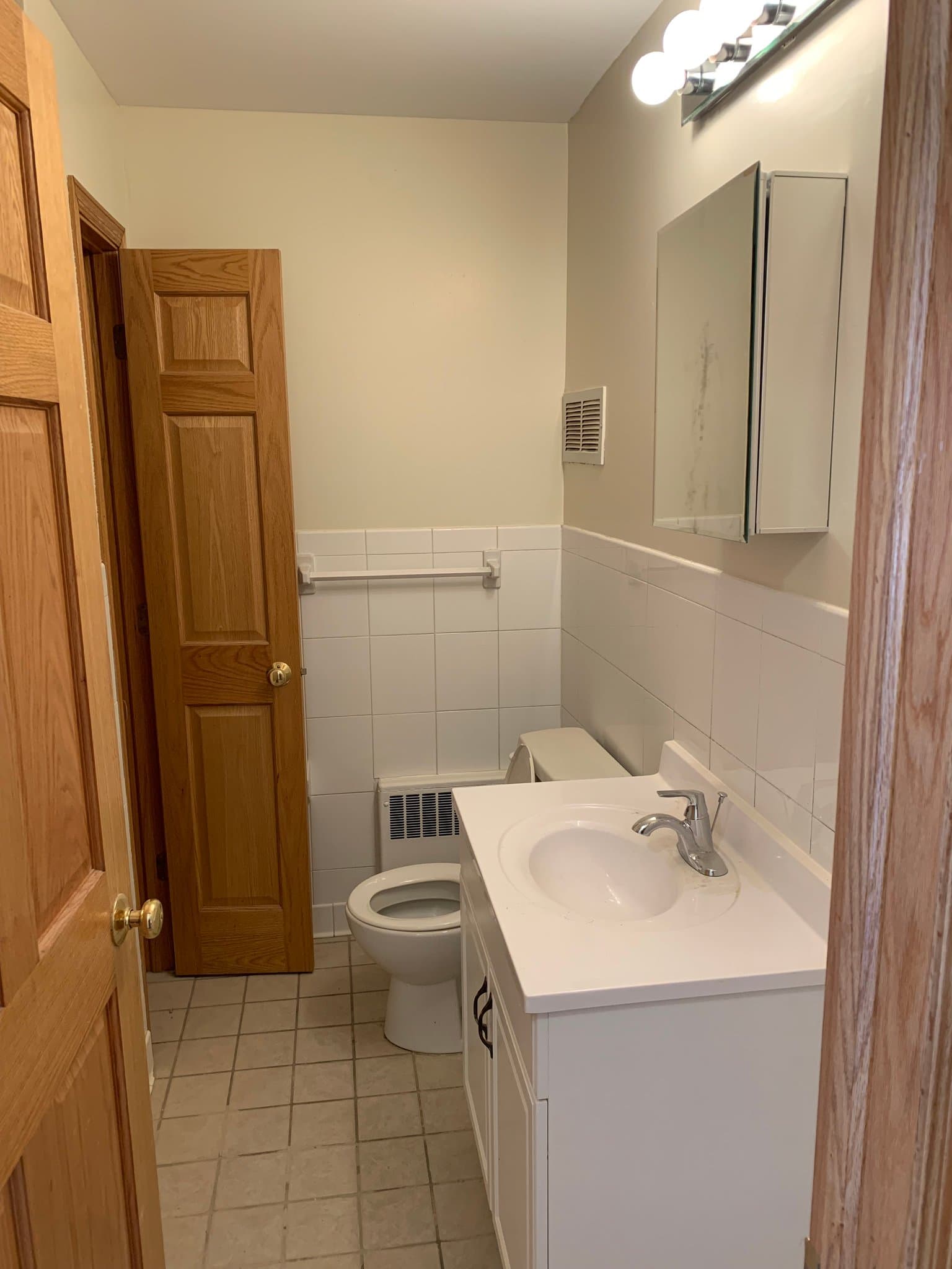 St. Paul Apartment: 705 snelling ave s.