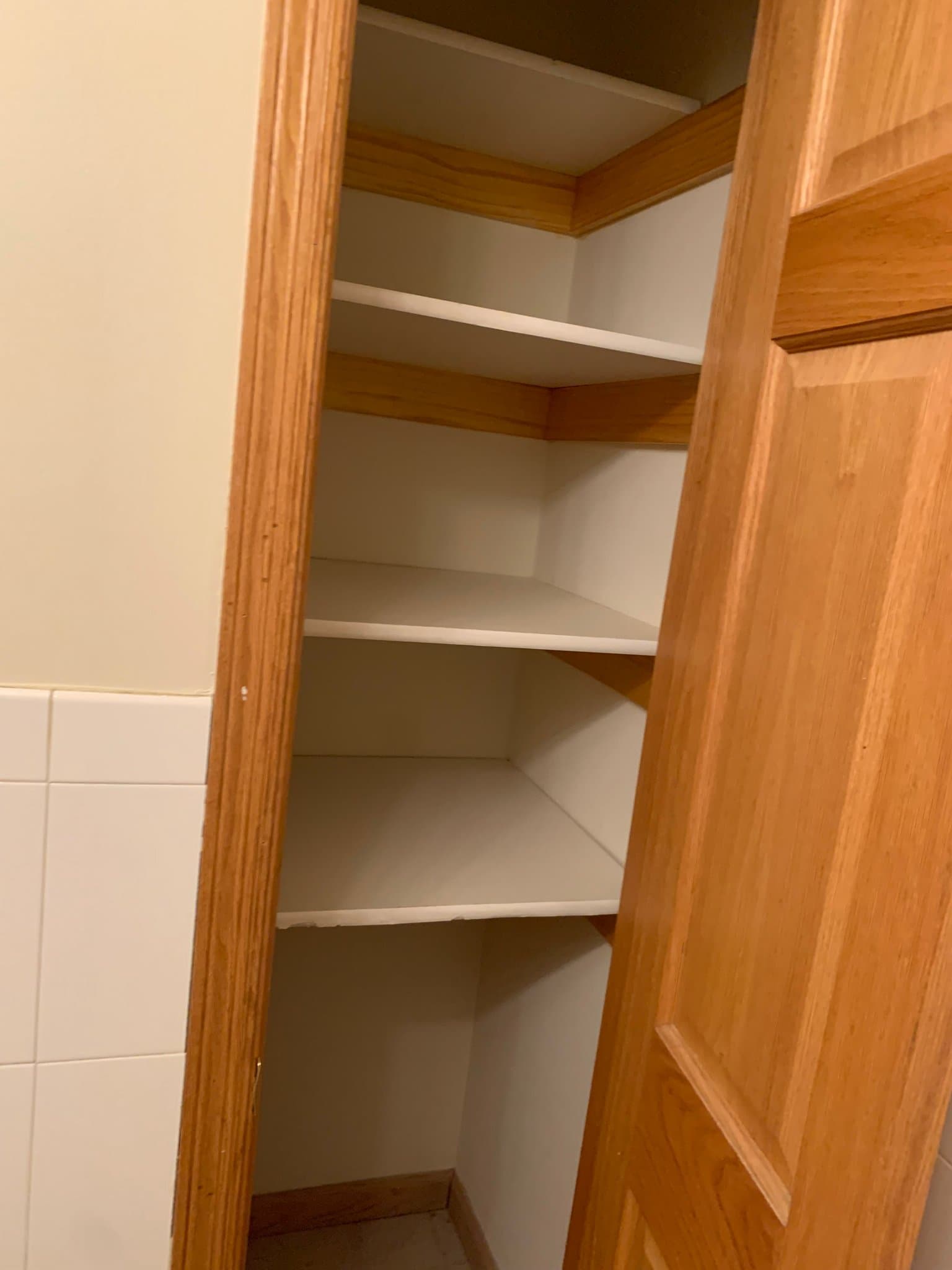 St. Paul Apartment: 705 snelling ave s.