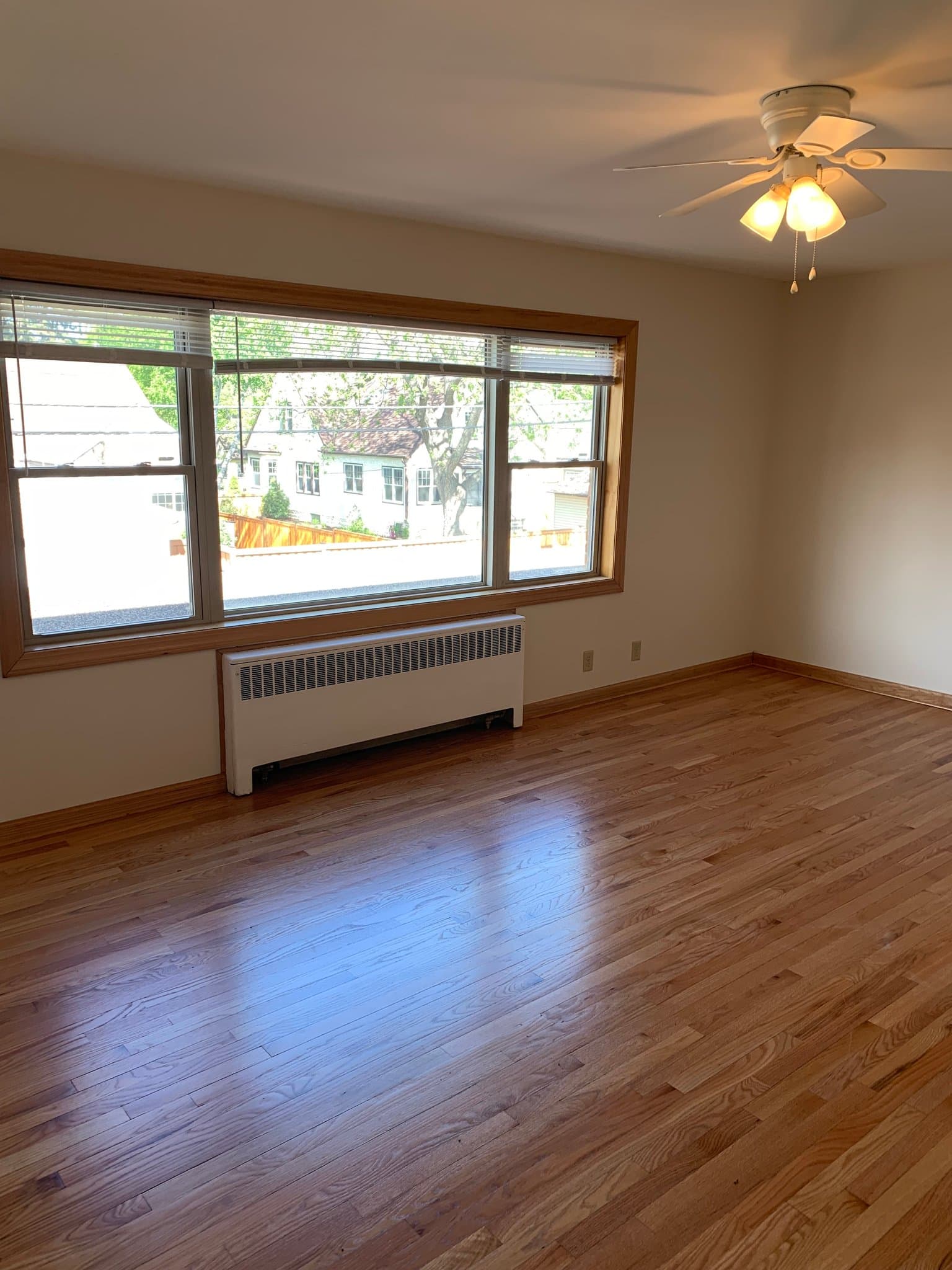 St. Paul Apartment: 705 snelling ave s.