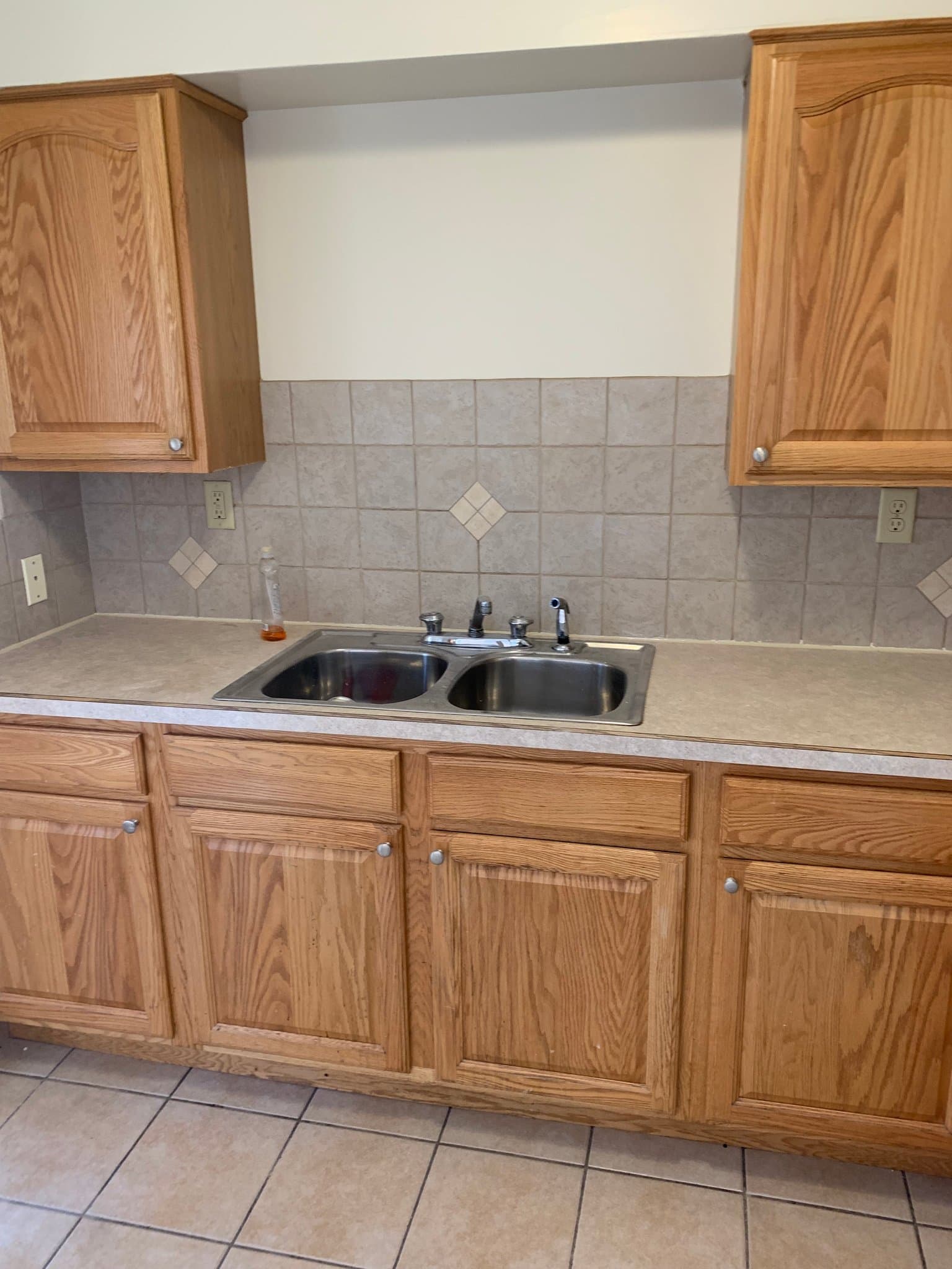 St. Paul Apartment: 705 snelling ave s.
