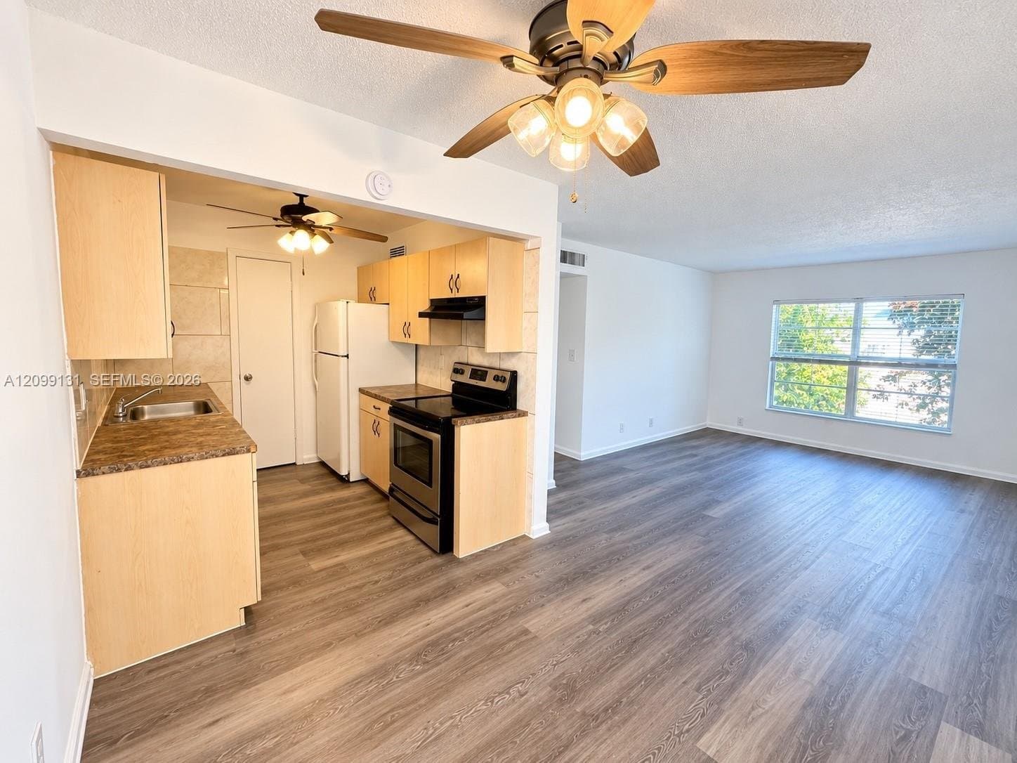 DEERFIELD BEACH Condo: 401 SW 13th Pl