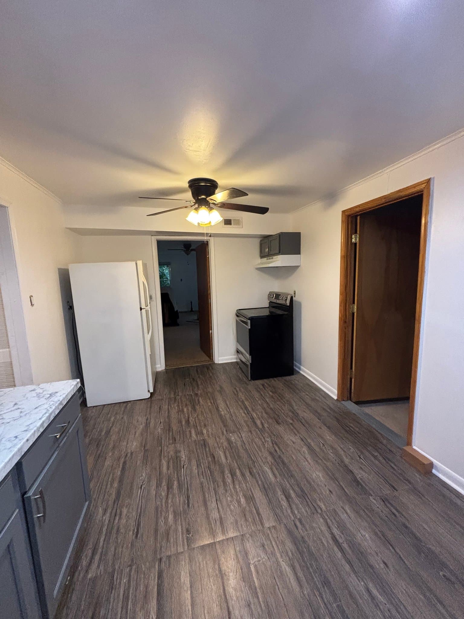 Newport News House: 7407 Orcutt Ave