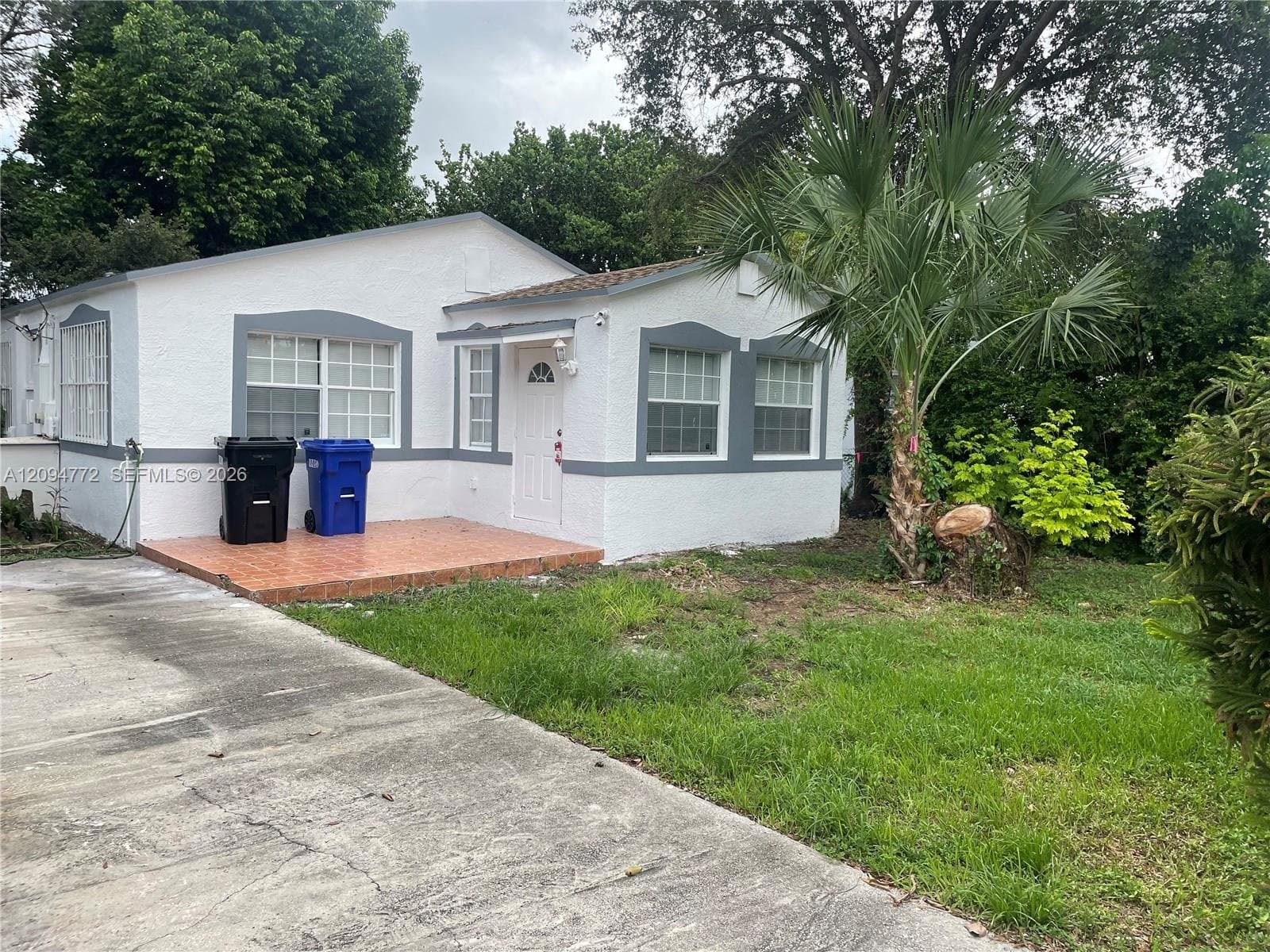 NORTH MIAMI BEACH House: 24 NE 169th St
