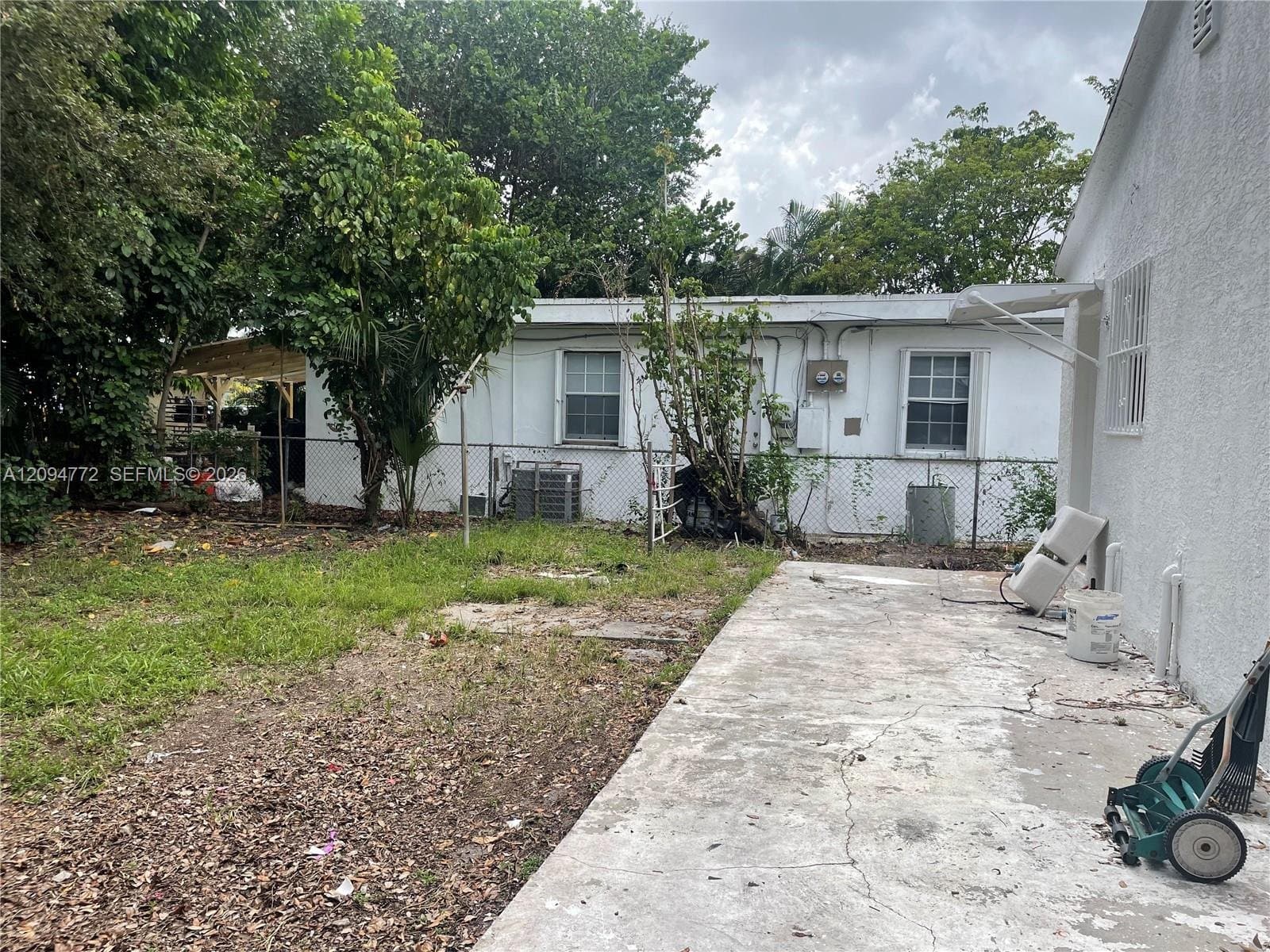 NORTH MIAMI BEACH House: 24 NE 169th St