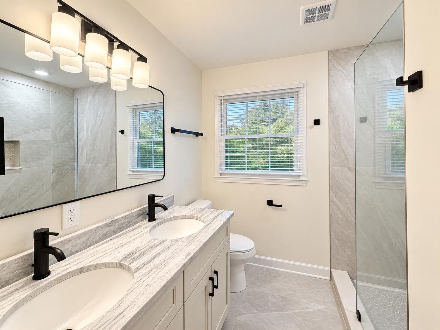 Charlotte Multiplex: 4701 Aspen ct