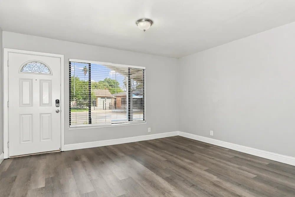 North Highland House: 6518 Larry Way,