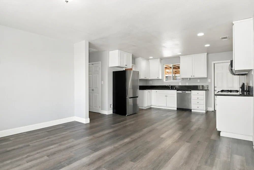 North Highland House: 6518 Larry Way,