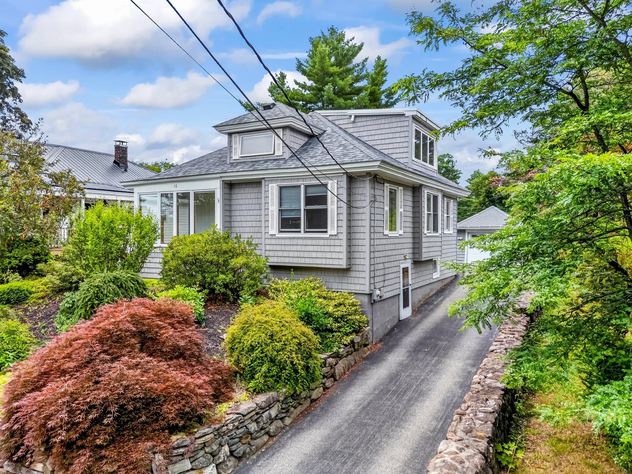 Auburn House: 16 Beacon Avenue