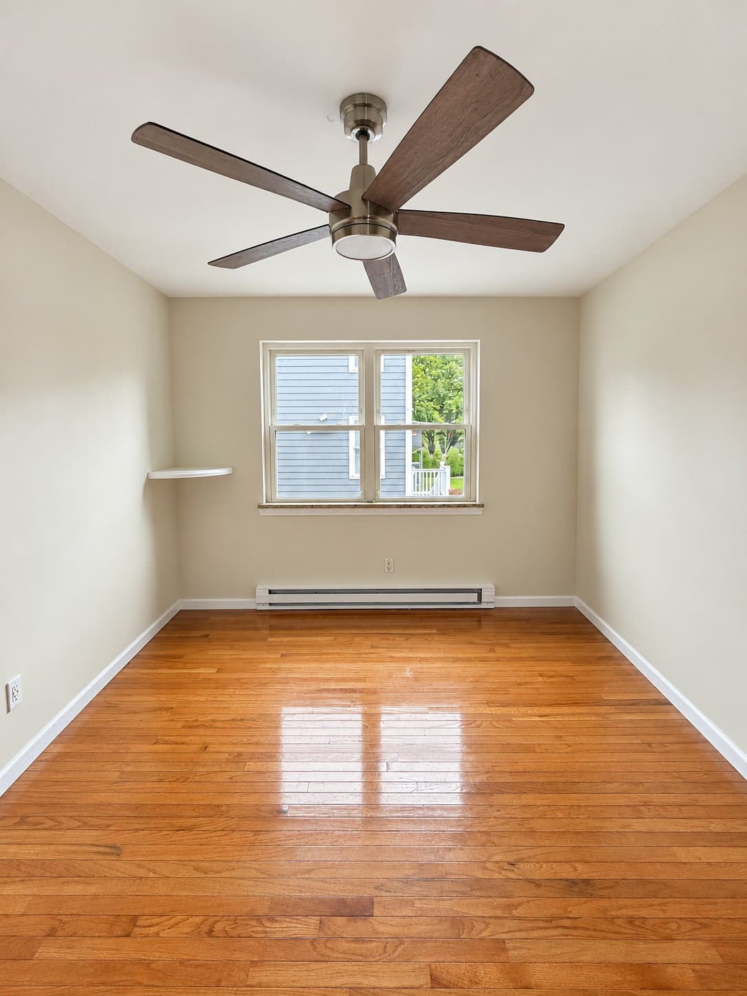 Linden Apartment: 26 East 15th Street