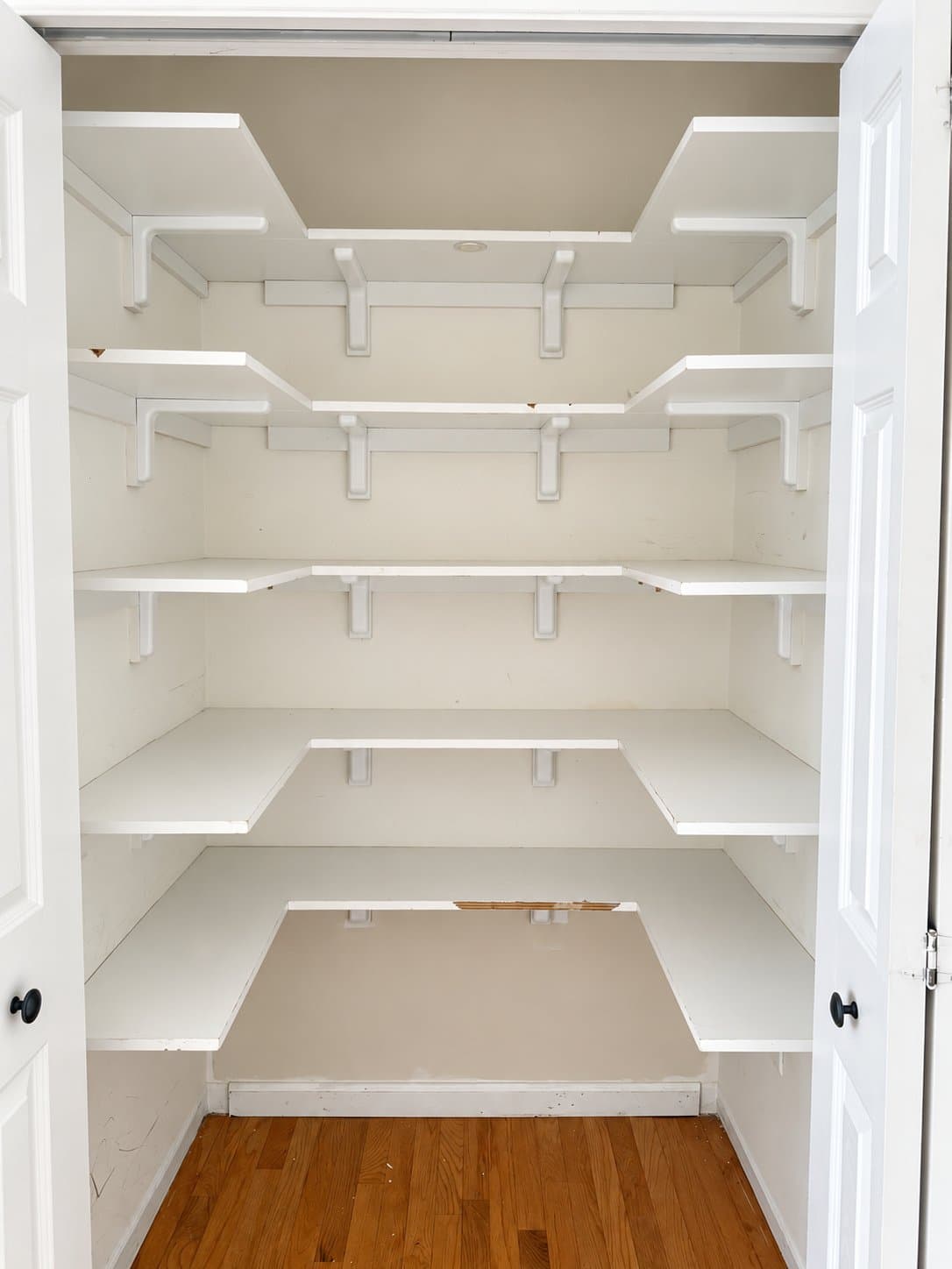 Linden Apartment: 26 East 15th Street
