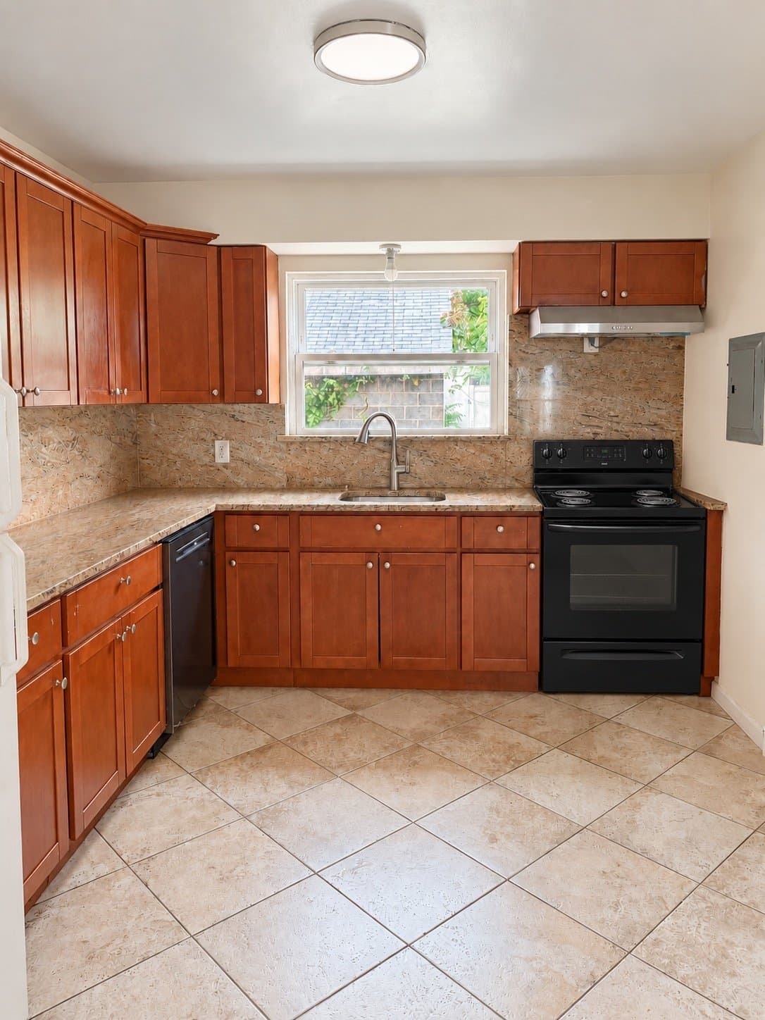 Linden Apartment: 26 East 15th Street