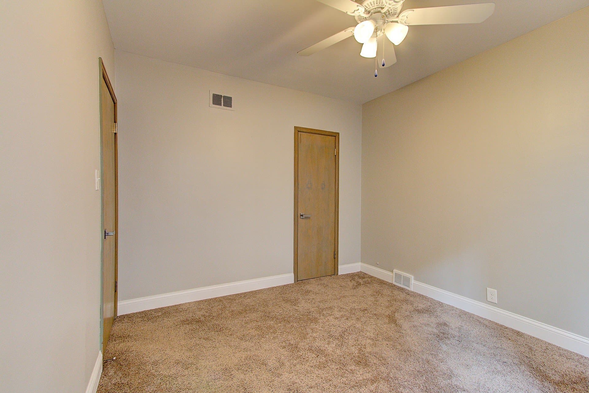 Elm Grove Apartment: 1847 N. Prospect Avenue