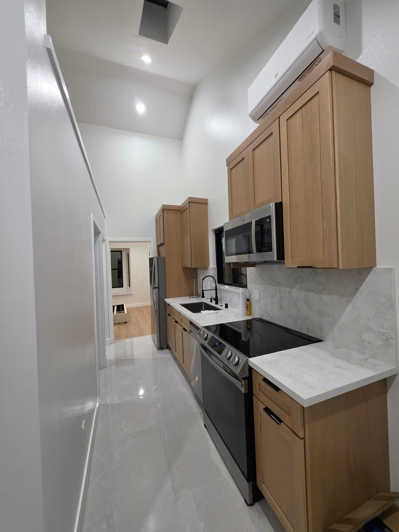 Huntington Beach House: 22326 Wallingford Lane