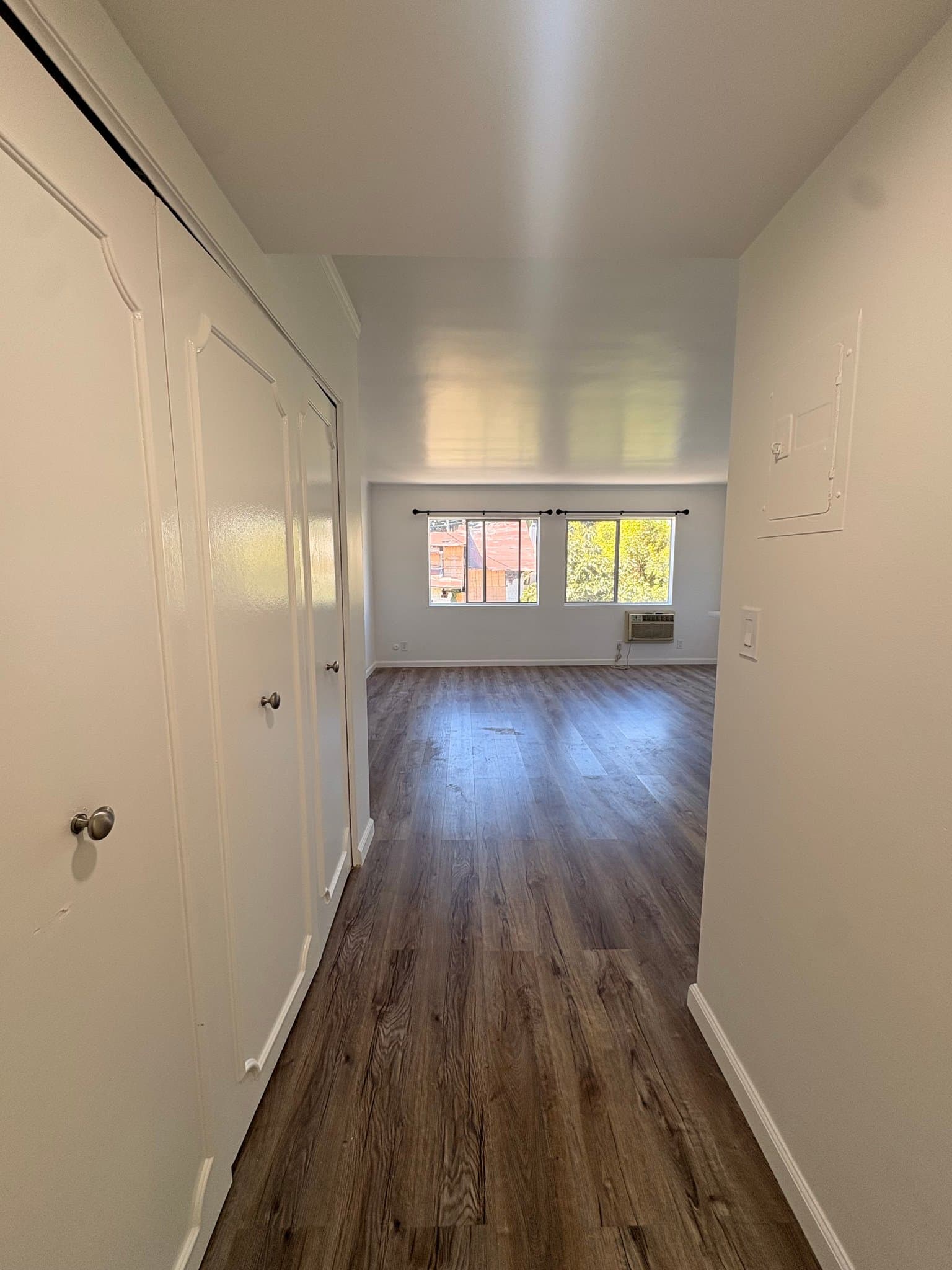Los Angeles Apartment: 1825 N. Gramercy Pl.