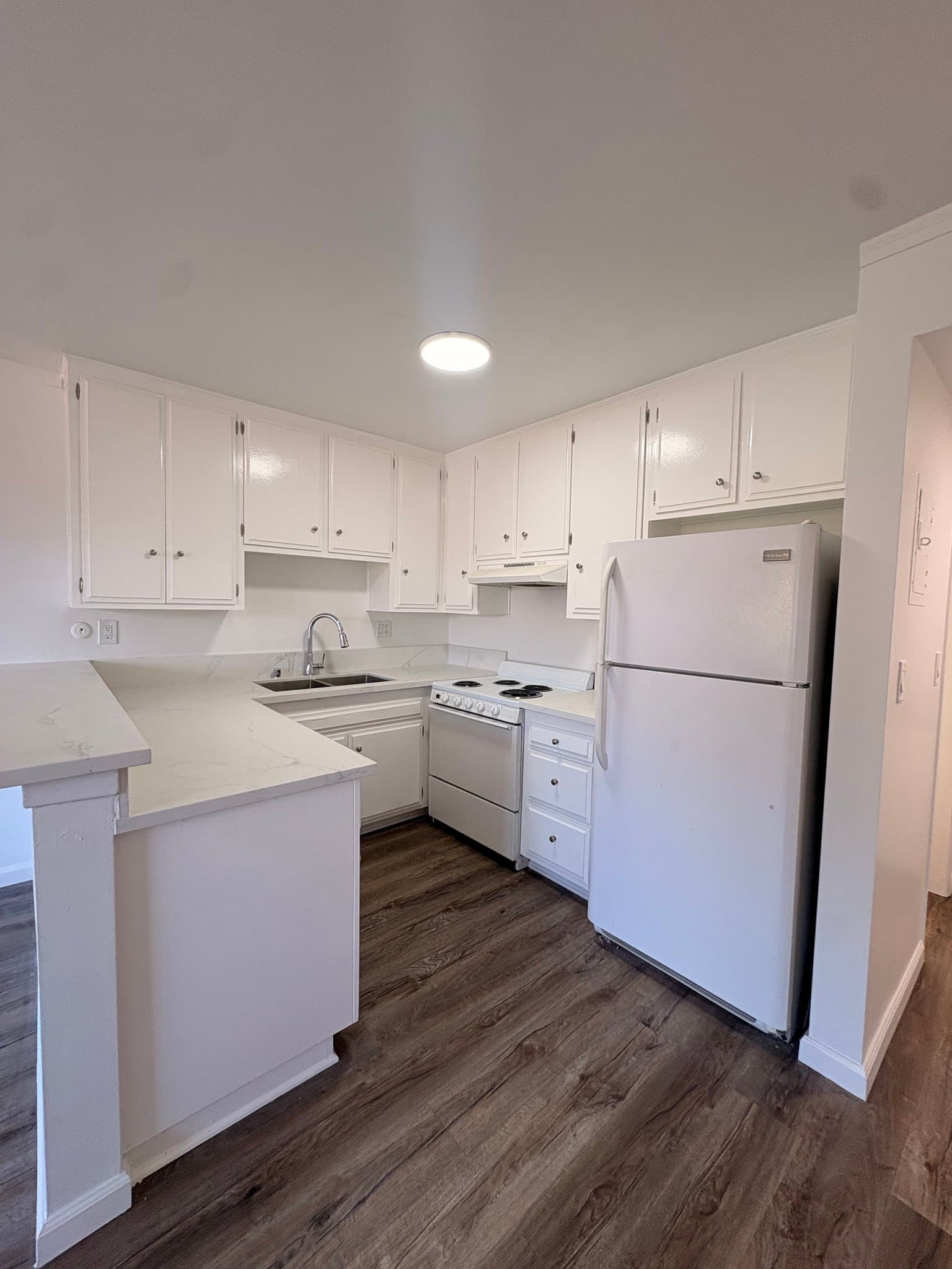 Los Angeles Apartment: 1825 N. Gramercy Pl.