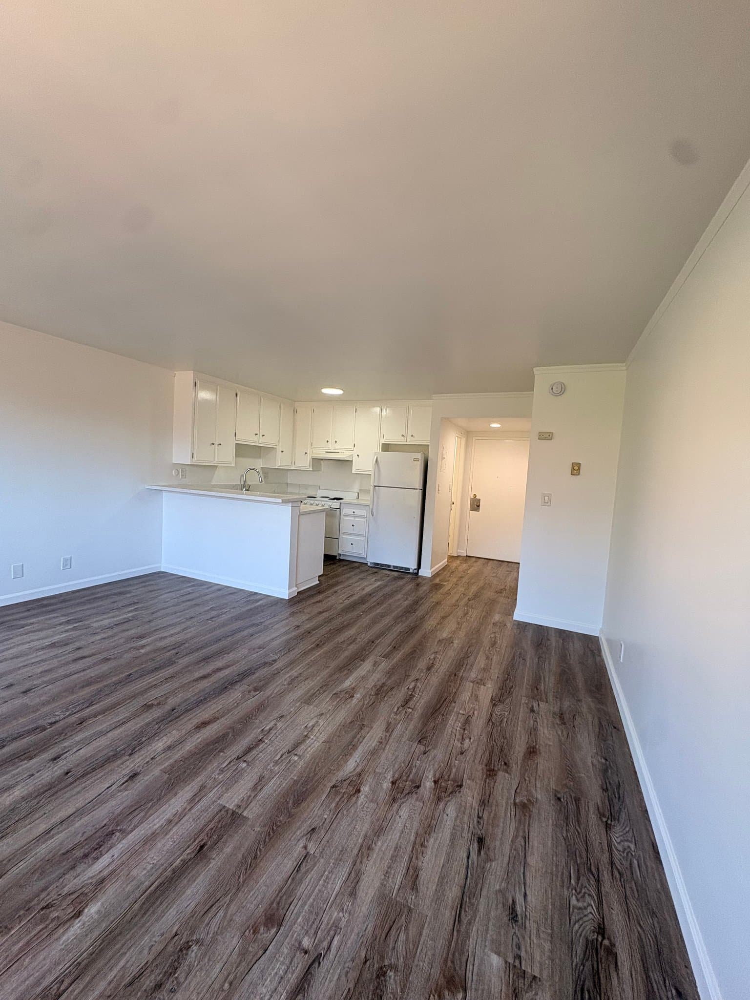 Los Angeles Apartment: 1825 N. Gramercy Pl.