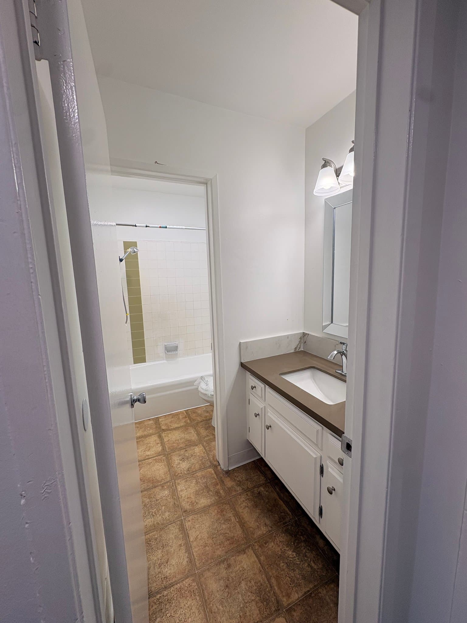 Los Angeles Apartment: 1825 N. Gramercy Pl.