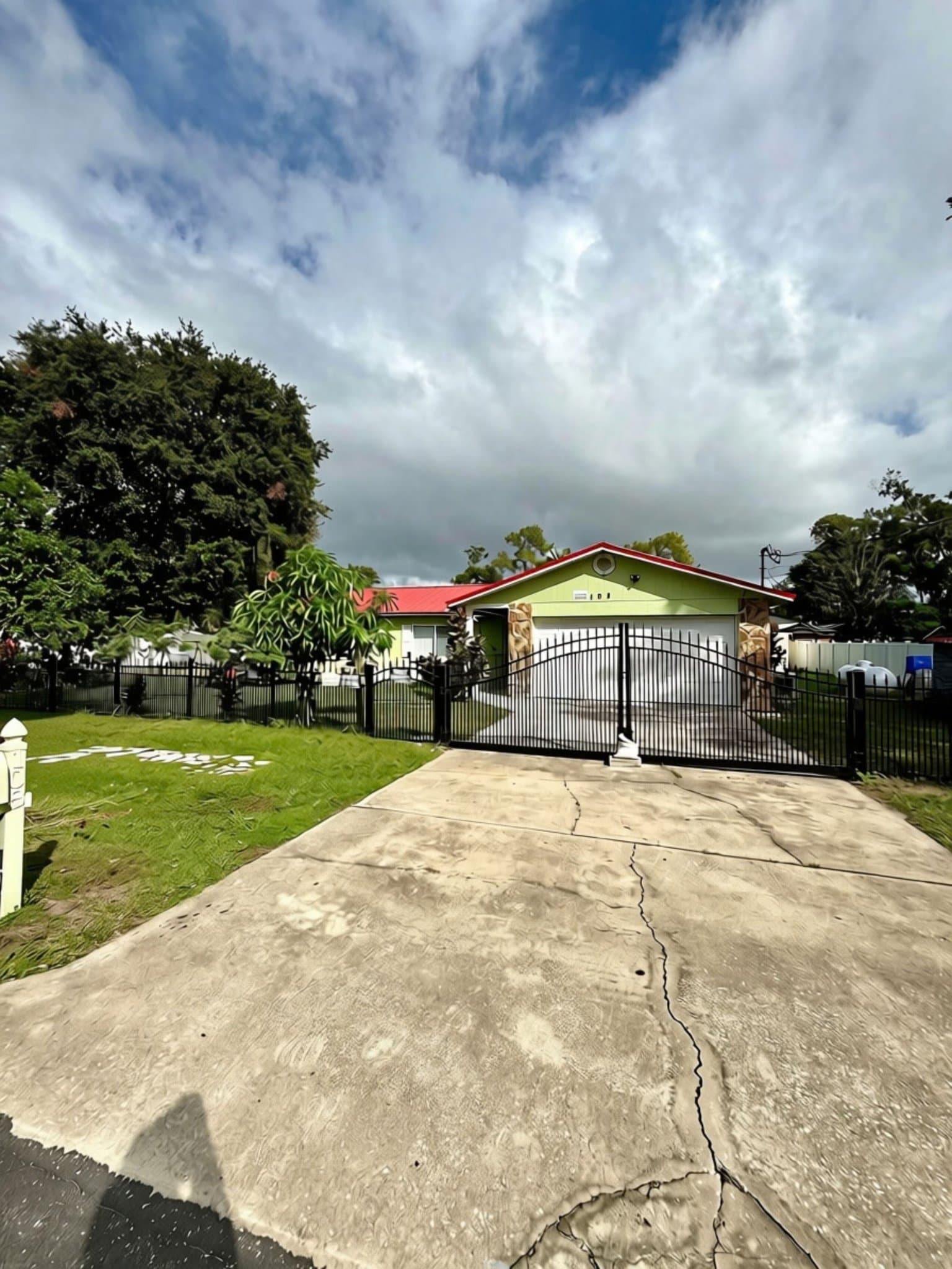 Plant City House: 108 Burchwood Ave