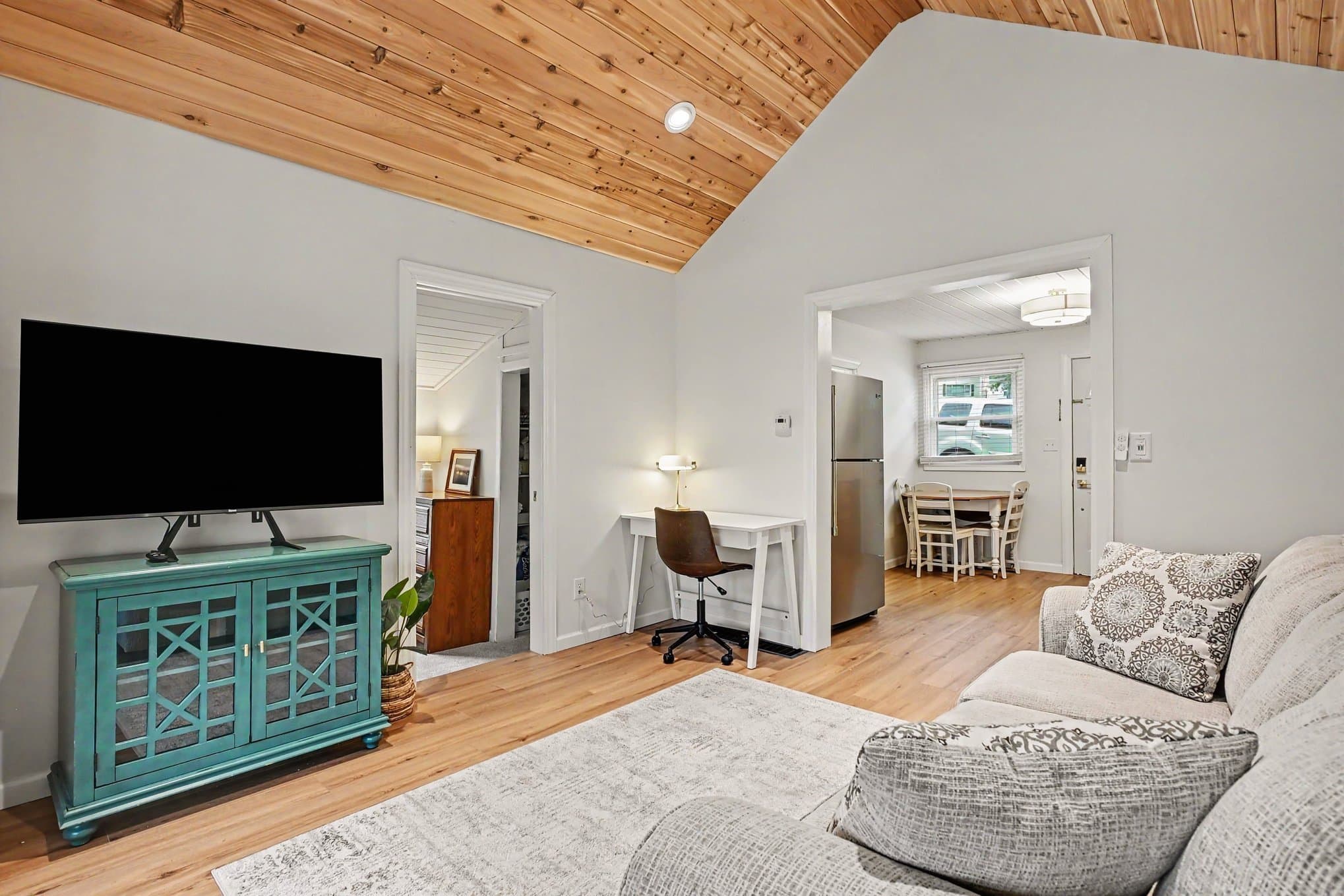 Winona Lake House: 1604 Chestnut Ave