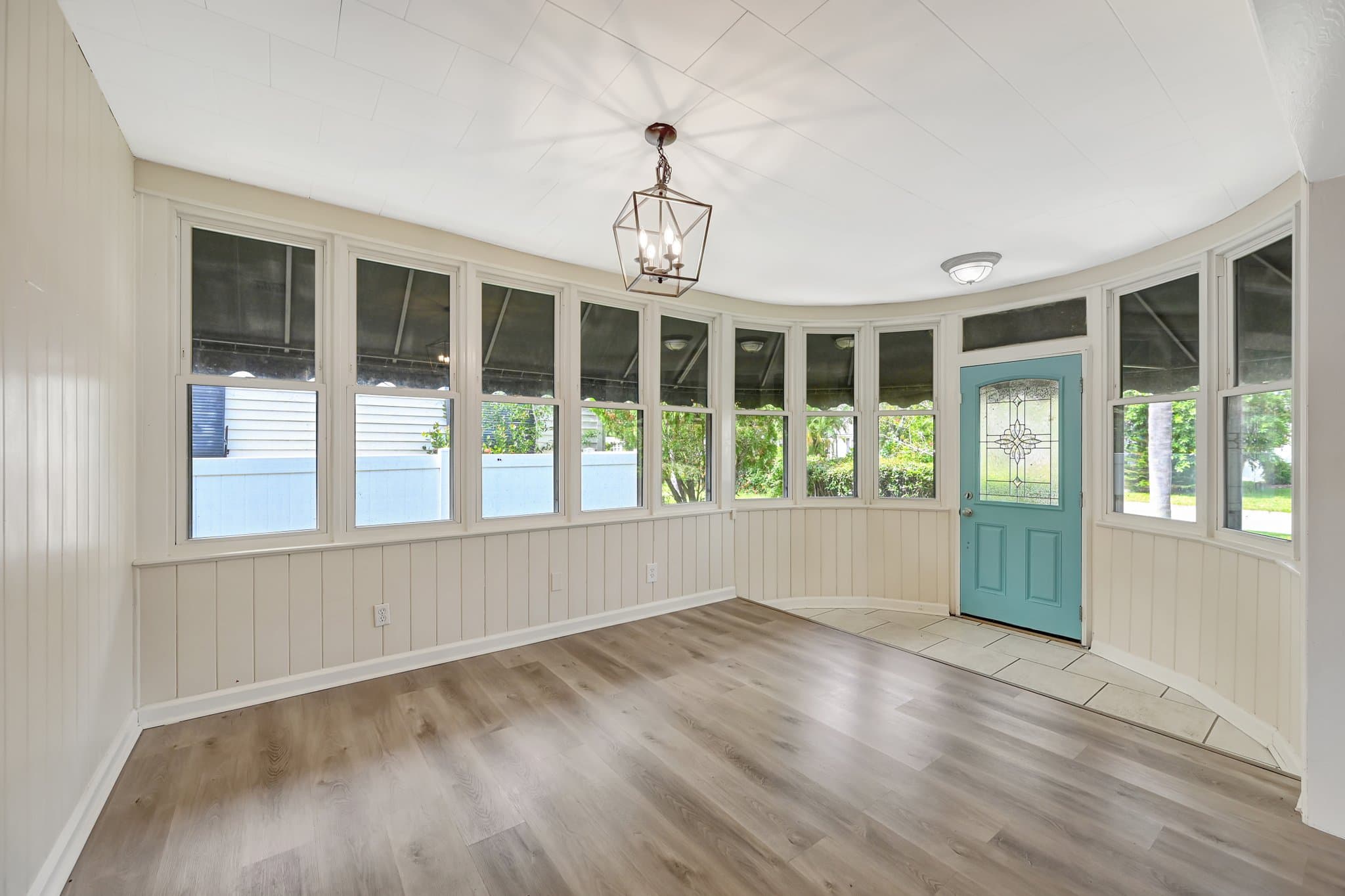 St Petersburg House: 446 37th Ave NE