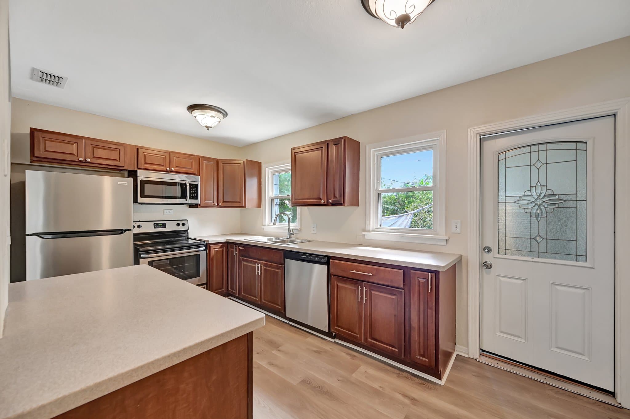 St Petersburg House: 446 37th Ave NE