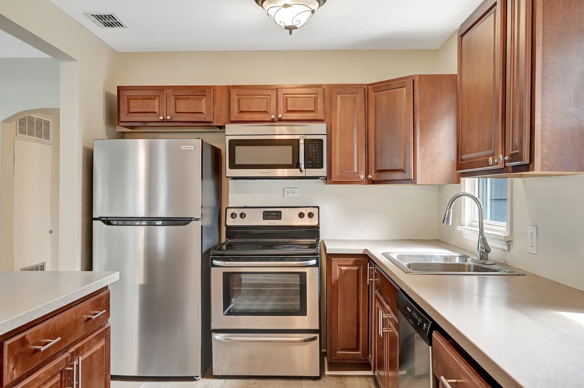 St Petersburg House: 446 37th Ave NE