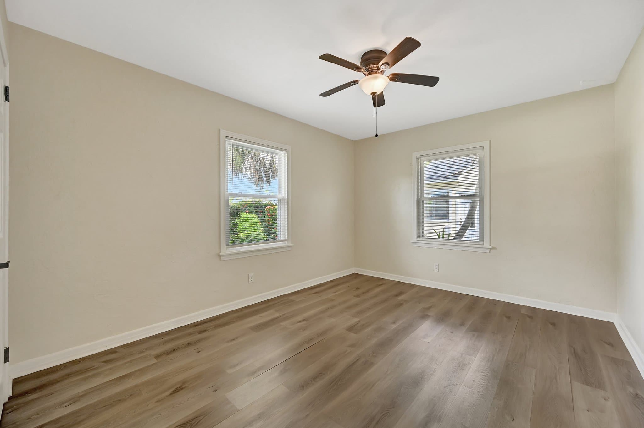 St Petersburg House: 446 37th Ave NE