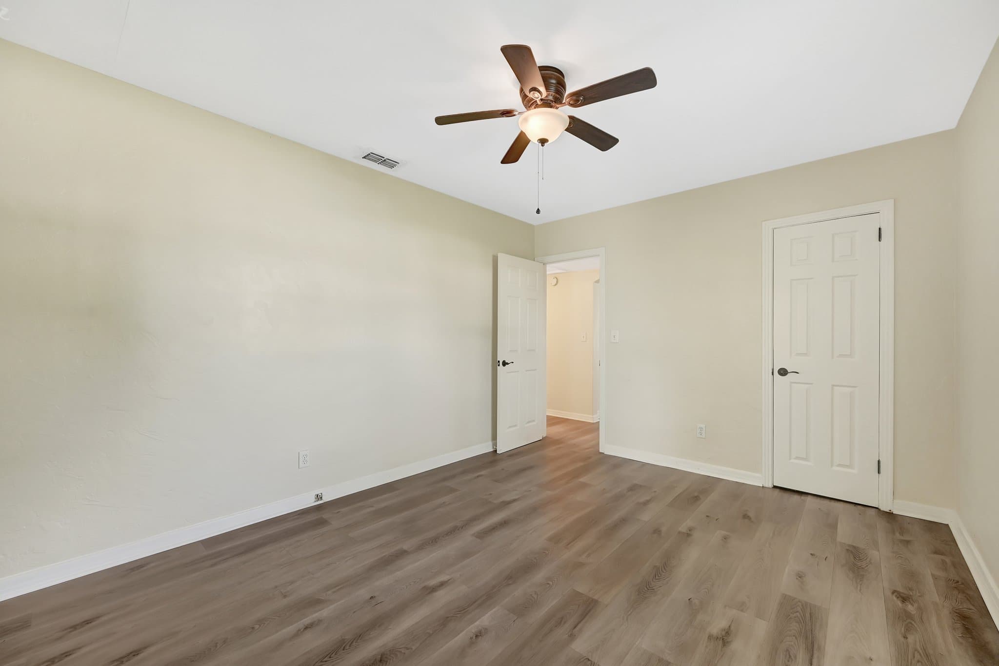 St Petersburg House: 446 37th Ave NE